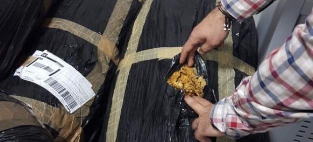 Desarticulada una organización que habría distribuido 2.000 kilos de hoja de tabaco picada