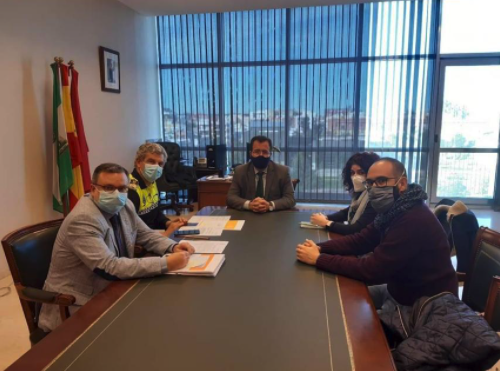 La Asociación Provincial de Estanqueros de Sevilla se reúne con el ayuntamiento y la policía local para tratar el contrabando de tabaco