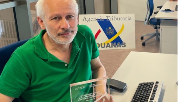PREMIOS NO CONTRABANDO. D. Jesús Ángel Llorente Arconada  (Servicio de Vigilancia Aduanera):<p> «La medida más eficaz para acabar con el contrabando es no consumirlo»