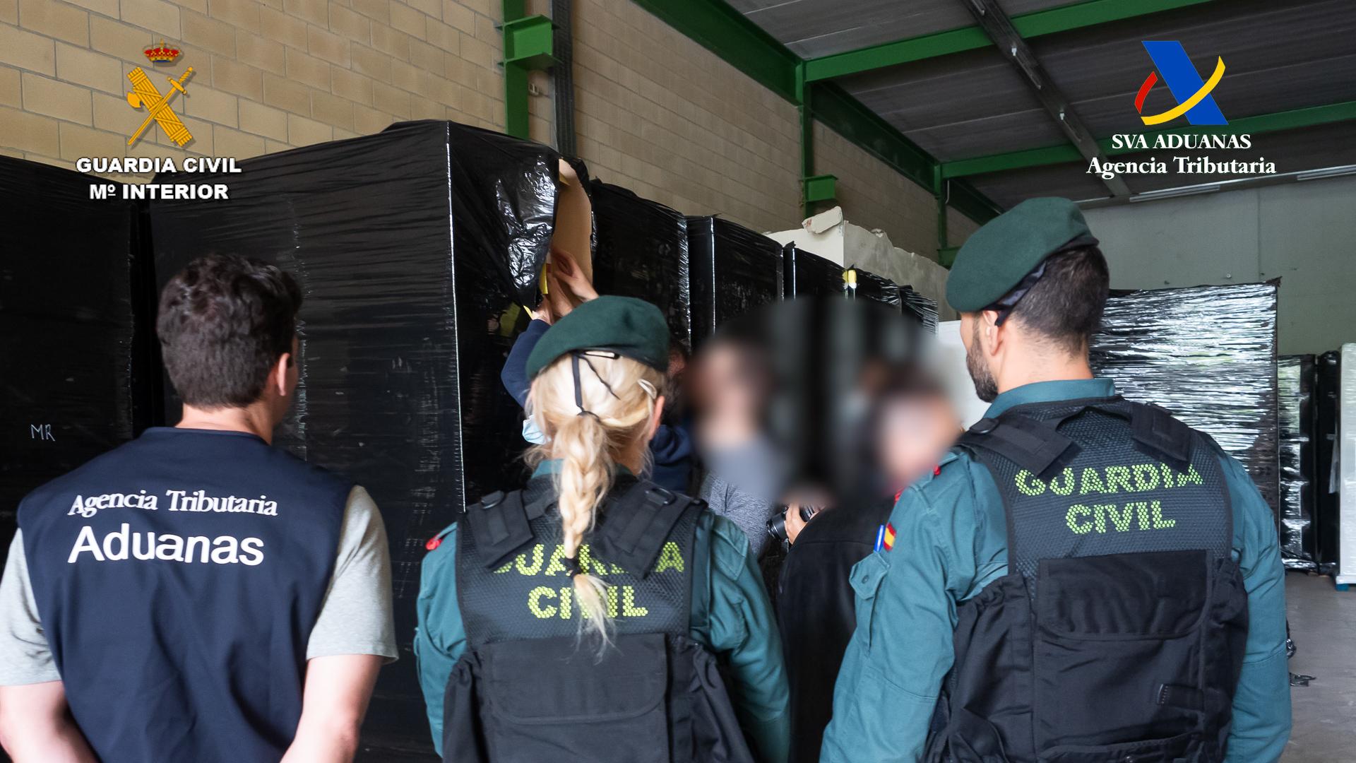 Nuevo hito contra el contrabando:  Desarticulada en Navarra y País Vasco la mayor red de fabricación y distribución de tabaco de contrabando de Europa