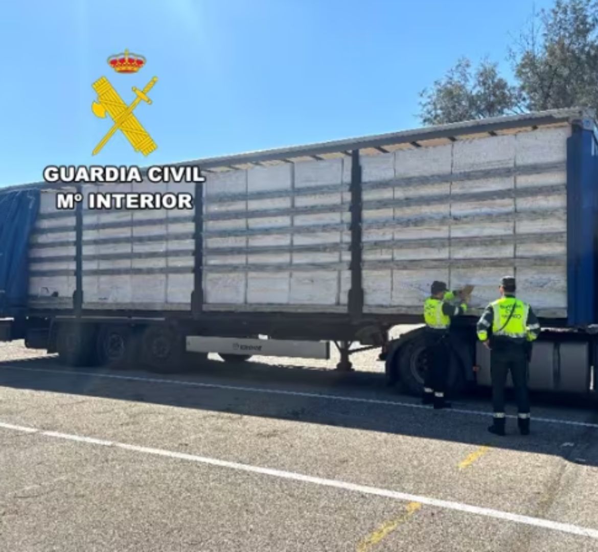 Incautadas más de medio millón de cajetillas y 370 kilos de tabaco en varios operativos contra el contrabando 